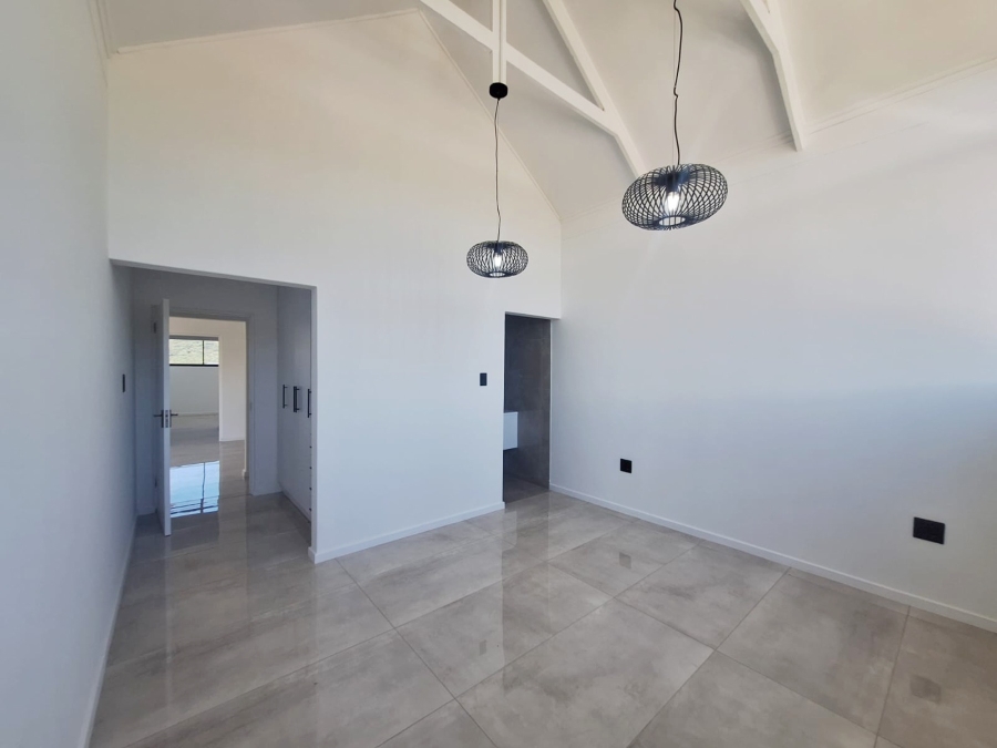 To Let 4 Bedroom Property for Rent in Redstone Private Country Estate North West